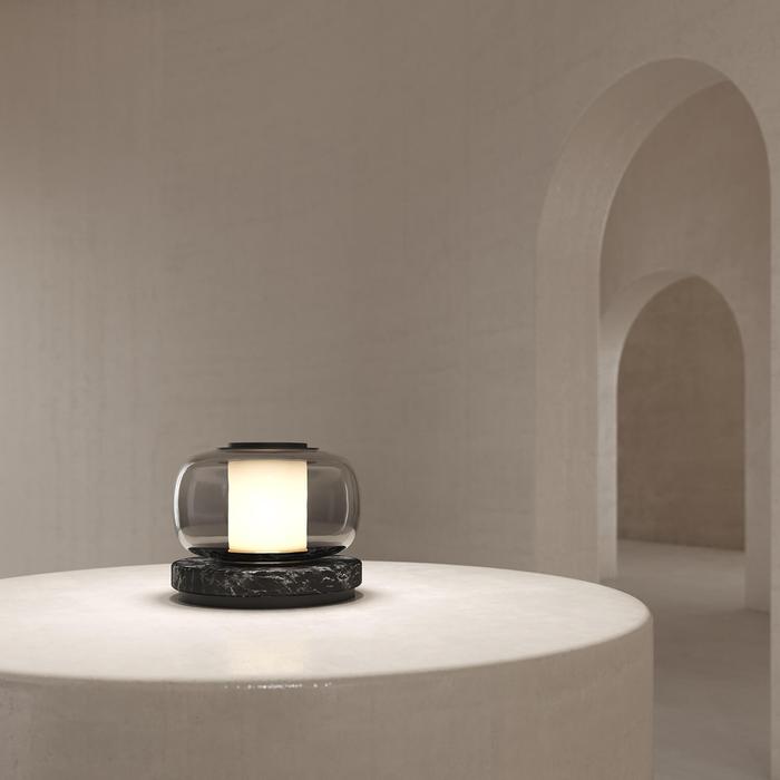 Luna A Desk Lamp
